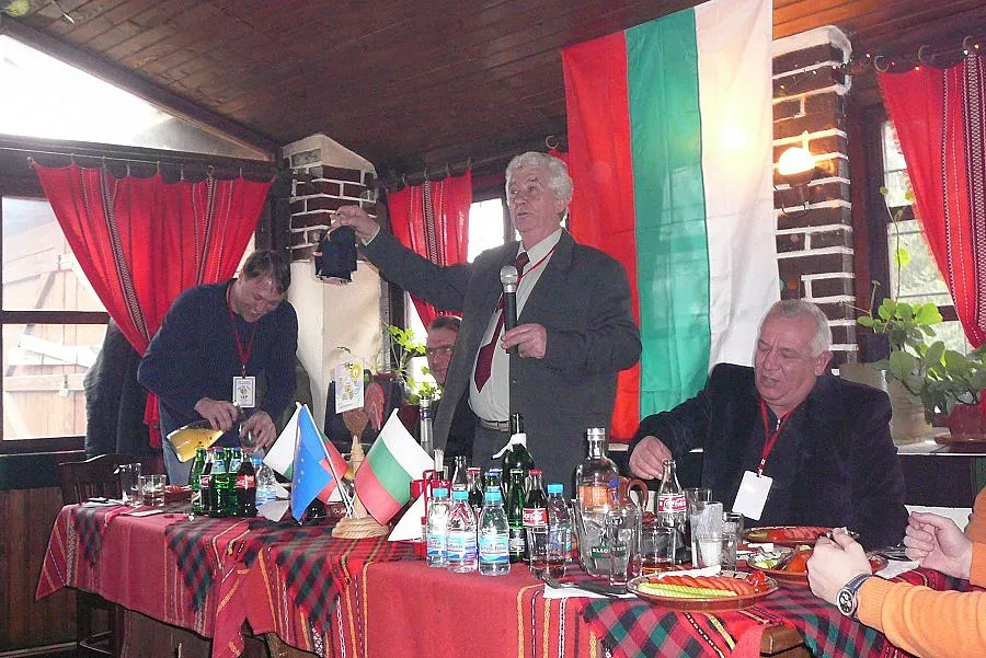 Мъжкарите на Банско помагат на хора в нужда