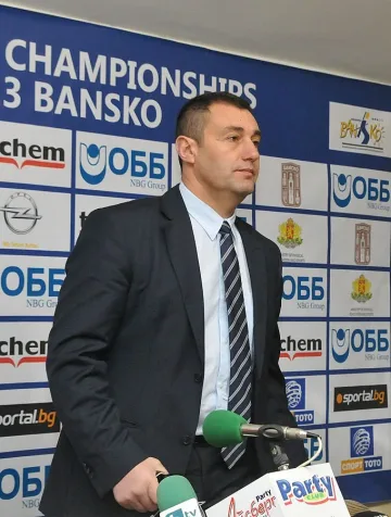 Искаме си Нейков, ревнаха гребците