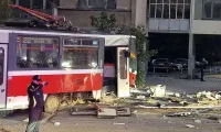 Страшно меле до Румънското посолство в София. Разрушен е подлез (Обновена)