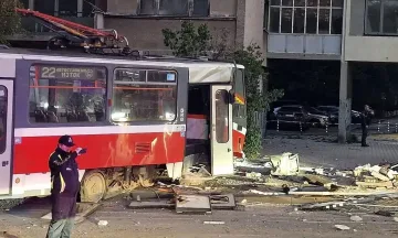 Страшно меле до Румънското посолство в София. Разрушен е подлез (Обновена)