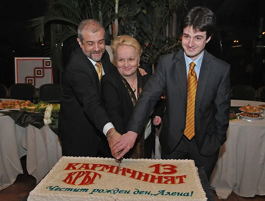 Алена почерпи за двоен ЧРД