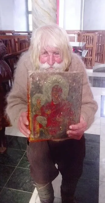 Светецът Добри се поклони на старата икона в Лопушанския манастир