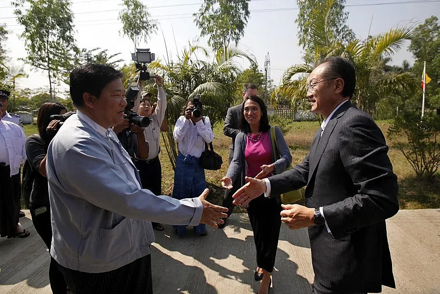 Световната банка отпуска 2 млрд. долара за Мианмар