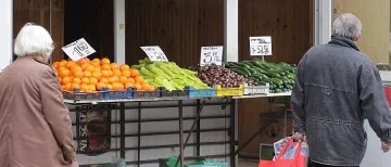 Поскъпват краставици и портокали