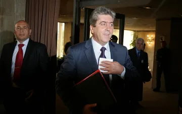 Другари гонят Първанов от БСП