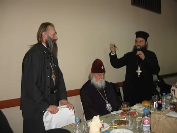 Приятел на манастир дари джип на игумена