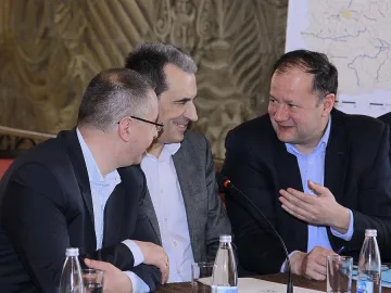 Улесняват работата между общини и централна власт 