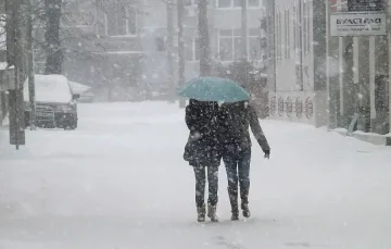 52 машини почистват снега в столицата