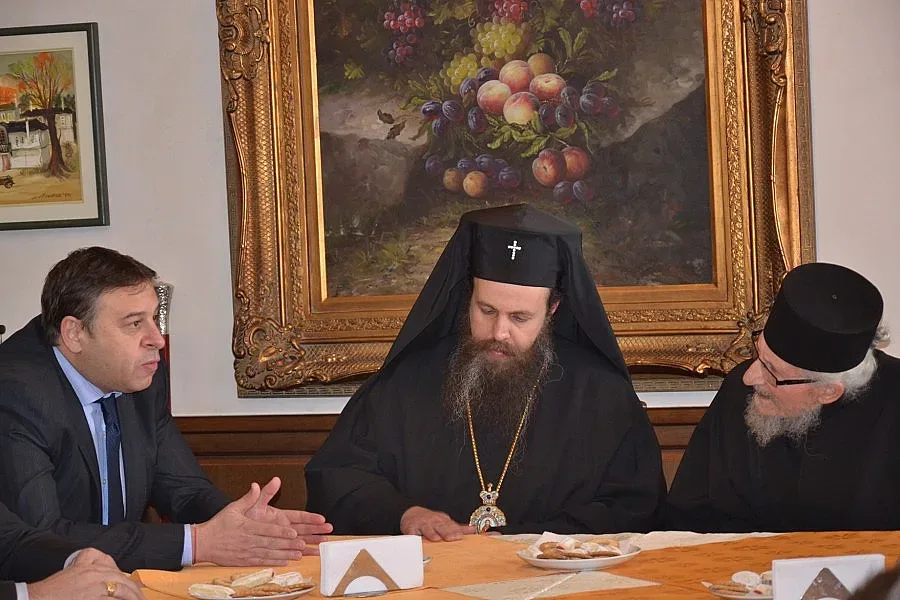 Кмет поиска нов храм от Серафим