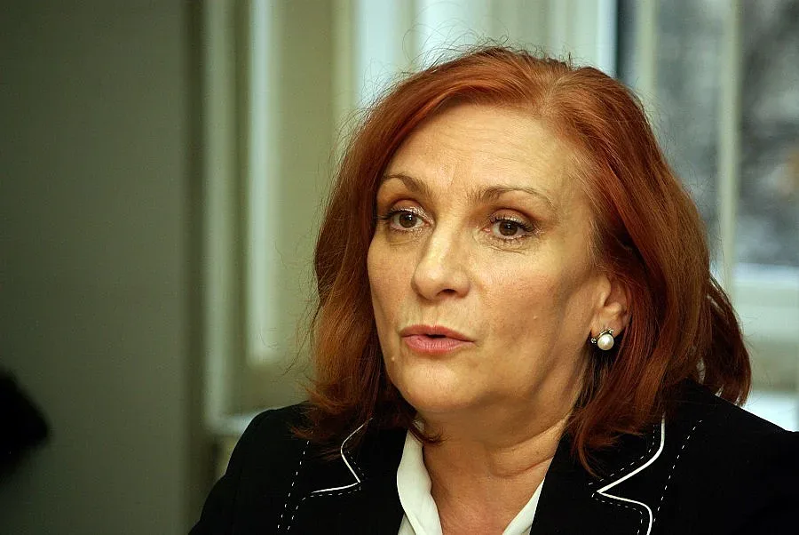 Михайлова: Грозят ни сериозни санкции заради неизградените депа