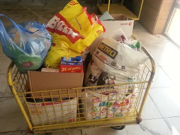 1 тон храни за бедни, събират продукти цяла година