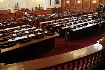 Изслушват депутатите от Тайван и Сирия