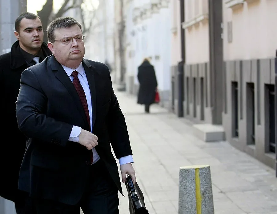 Имунитетът на Бойко виси на косъм