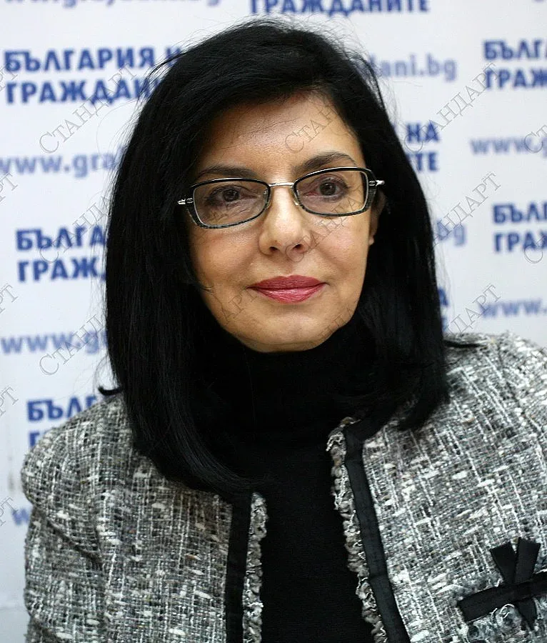 Кунева: Реакцията на евродоклада е между фарс и трагедия