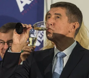 Милиардерът министър