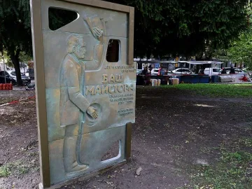 Откриха паметен знак на великия актьор Кирил Господинов