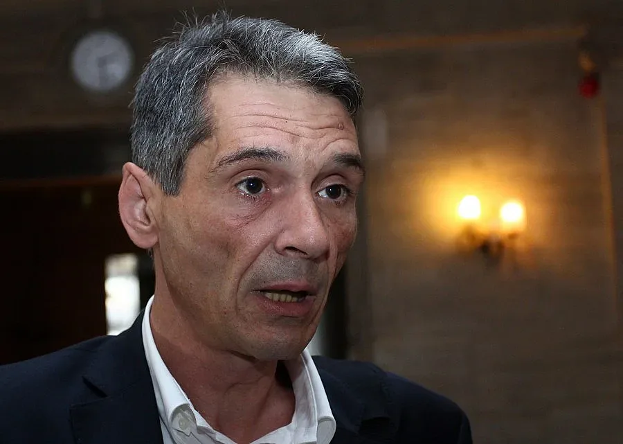 Нов скандал с частна визита на депутати в Тайван