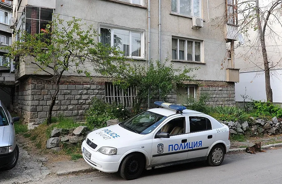 Задигнаха домашен сейф с 8 000 лв. и пистолет