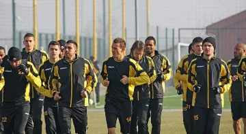 Ботев Пд започна годината с победа