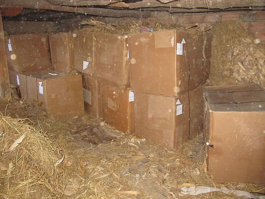 Полицаи вадят 2 тона тютюн от сено