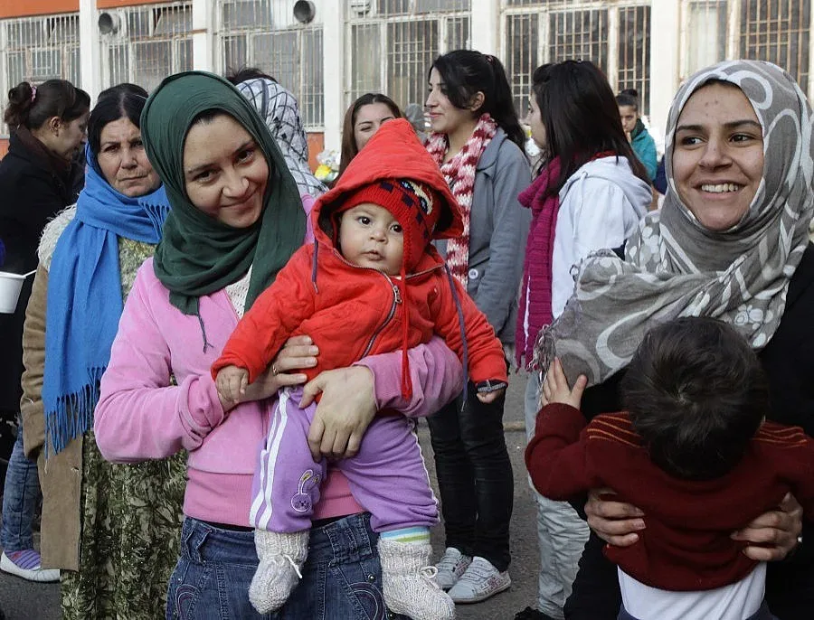 Поляк събра 20 тона провизии за бежанците в Харманли