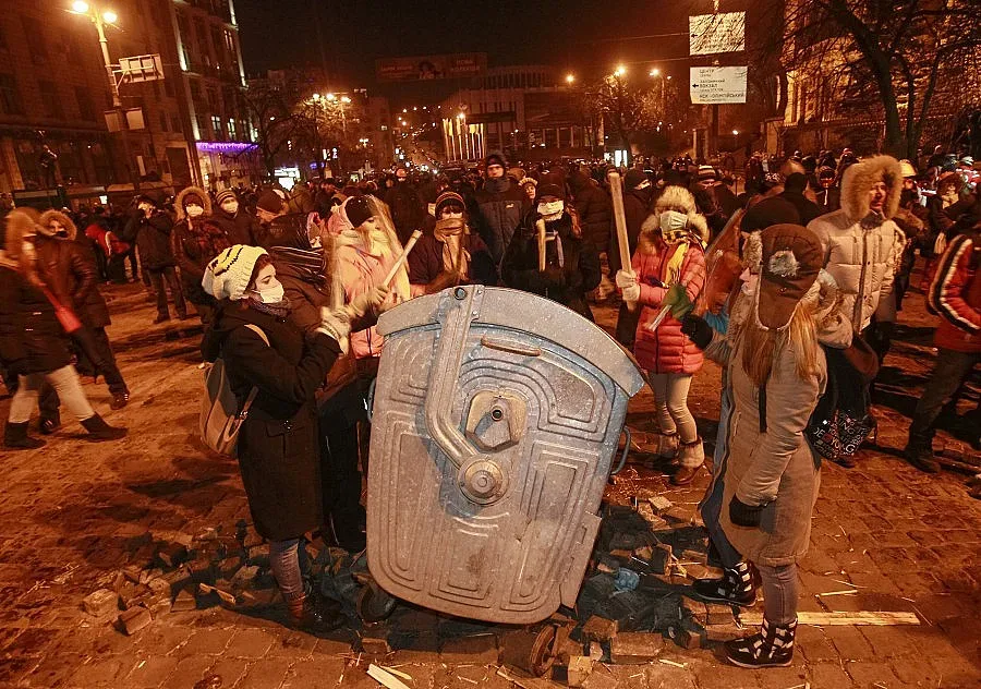 Тежка нощ за протестиращите в Киев