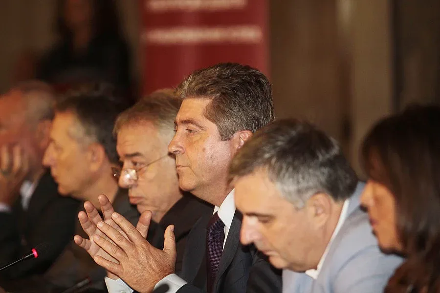 Наказват азбукарите