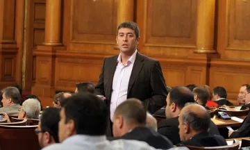 Депутат на кръстосан разпит за Сирия