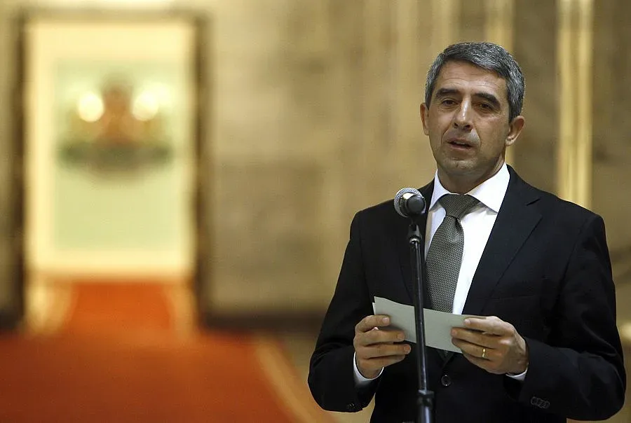 Плевнелиев: Бръмбарите изядоха проблемите