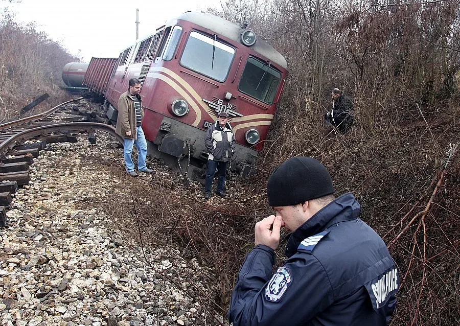 Щетите от дерайлиралия влак са половин млн. лв.