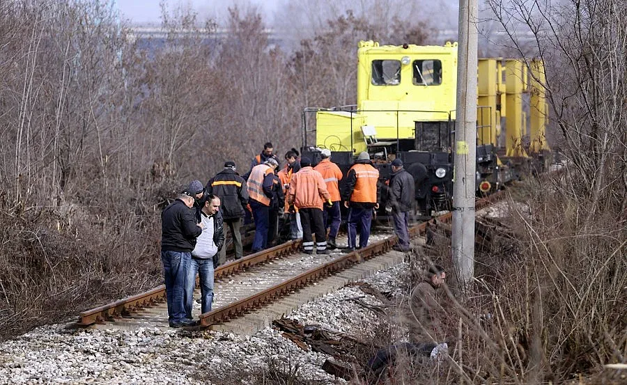 Крадеш релси - лежиш до живот