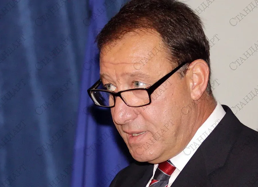 Найденов: С АБВ Първанов удря и кабинета