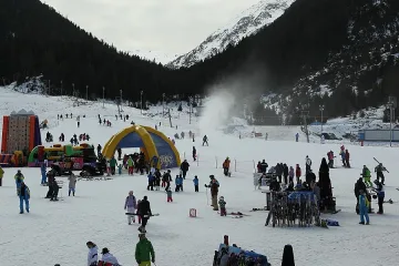 Хиляди българи отпразнуваха Световния ден на снега