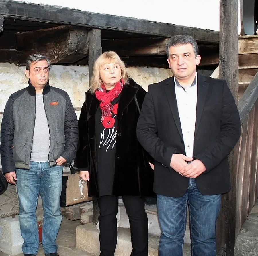 Кметъла донесе "пръстен-убиец" в град Елена