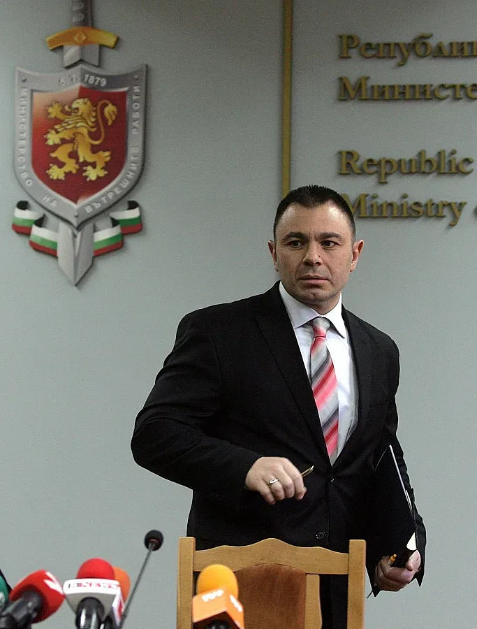 Лазаров иска съдействие за битовите престъпления