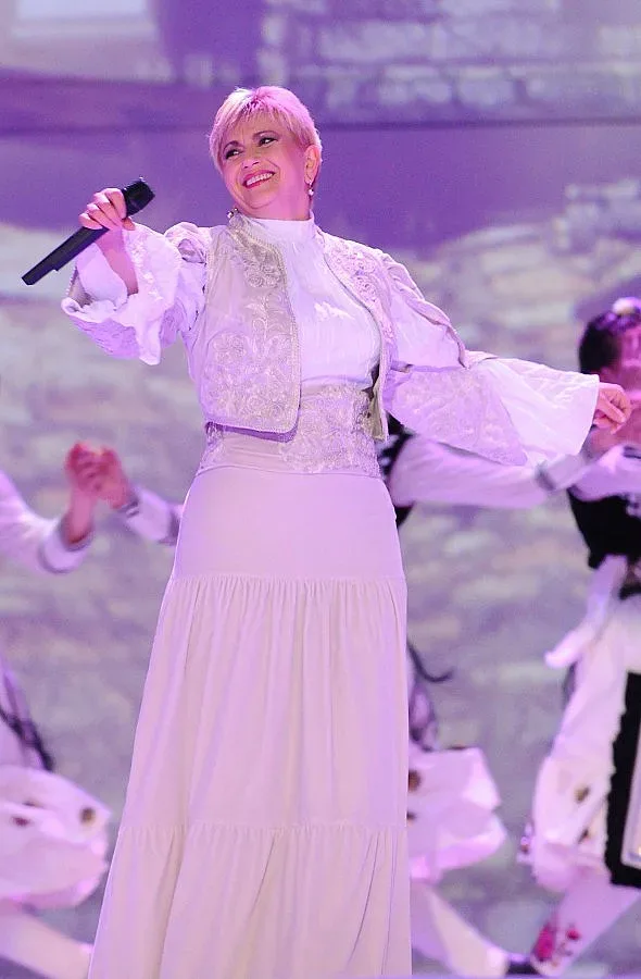 Николина Чакърдъкова иска да пее за Калфин