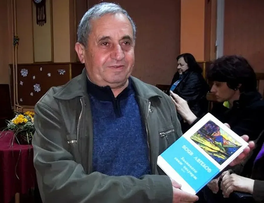 Писателите в юридически капан