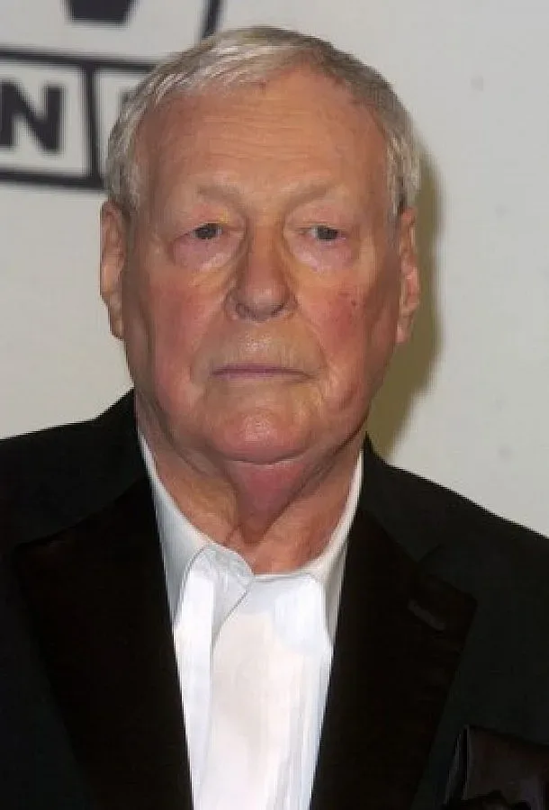 Отиде си Ръсел Джонсън