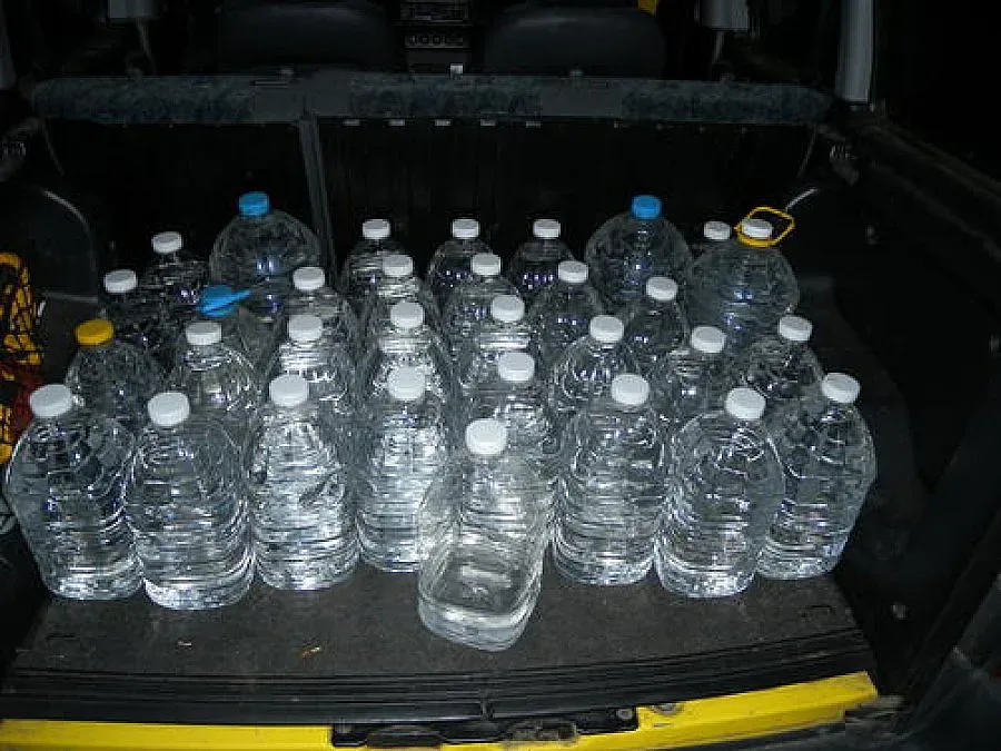 Хванаха 150 туби контрабанден спирт