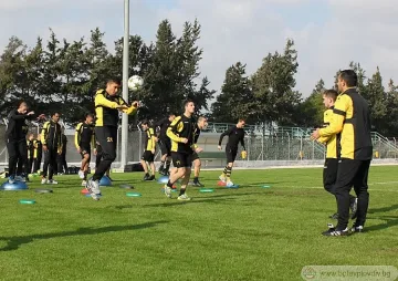 Двама нови в лагера на Ботев Пд