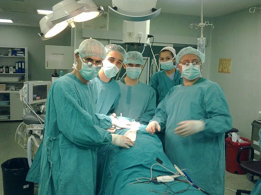 Турски професор консултира безплатно пациенти в Банско