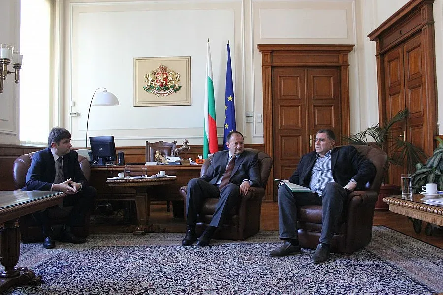 Миков води първото заседание на оргкома за Евро 2014