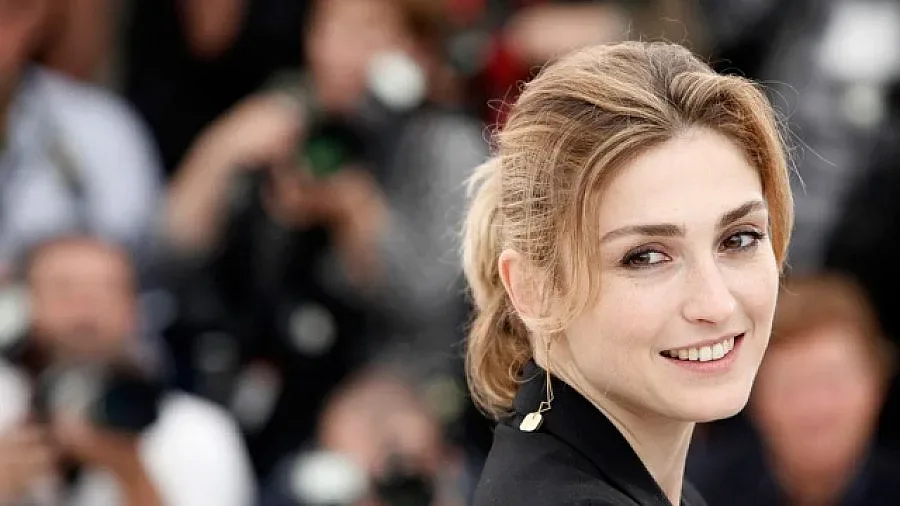 Любовницата на Оланд снимала два филма  у нас