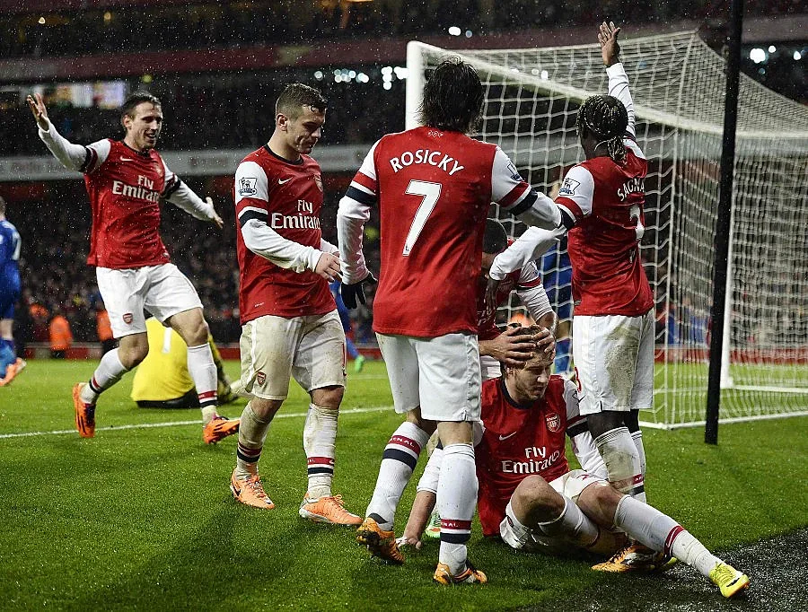 Арсенал не се интересува от Бербатов