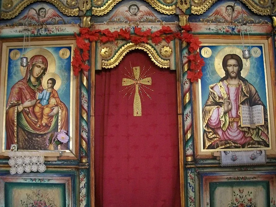 Десетки преспаха в църквата „Свети Антоний" в търсене на изцеление