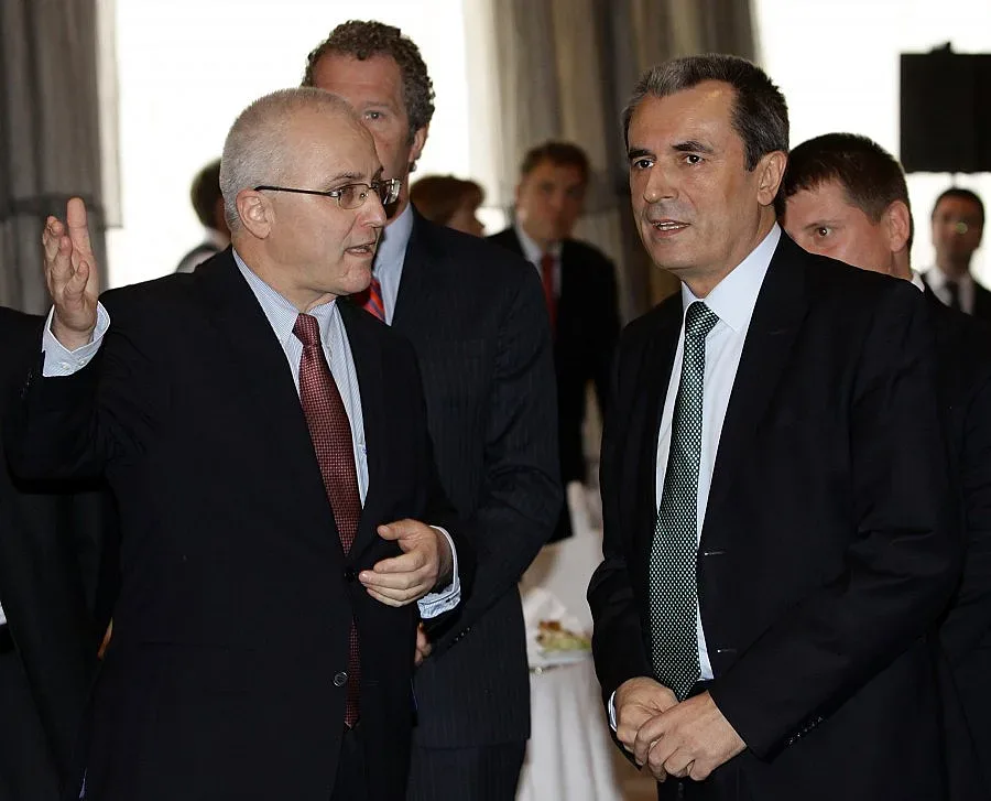 Е-кабинетът се отлага