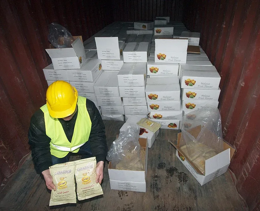 Хванаха контрабанда с тютюн за наргиле на кораб