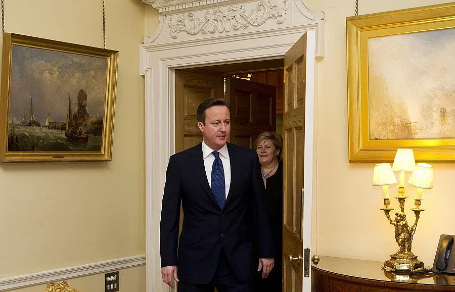 Националисти бият Камерън на евровота