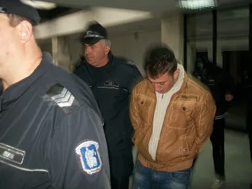 Роми зад решетките заради пребит до смърт млад мъж