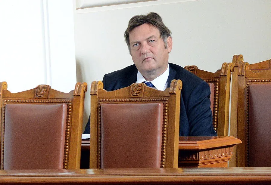 Наследници отговарят за незаконни строежи